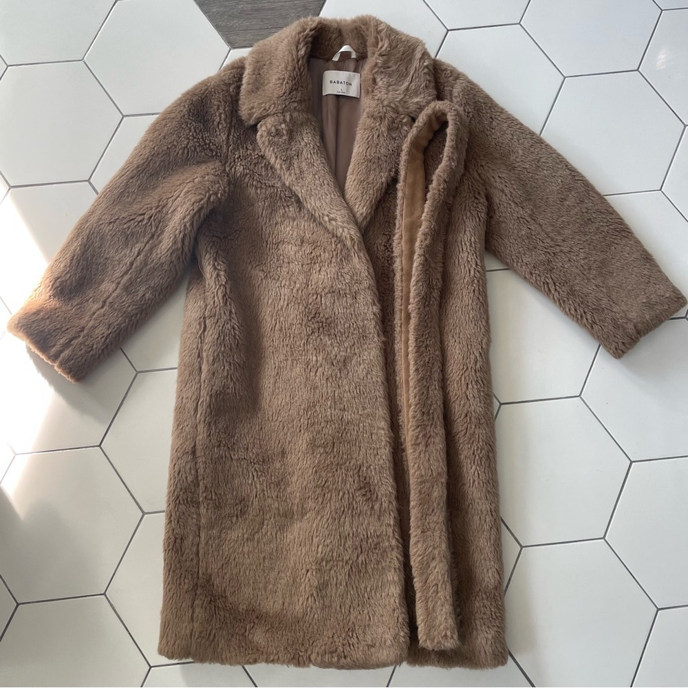 Aritzia Babaton Oren Faux Fur Teddy Belted Coat in Camel Size S
